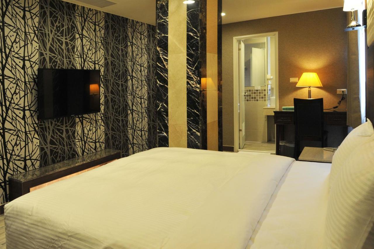 Maple Hotel Tainan Exterior foto