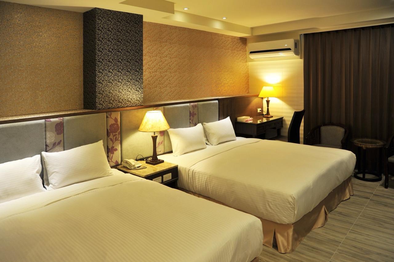 Maple Hotel Tainan Exterior foto