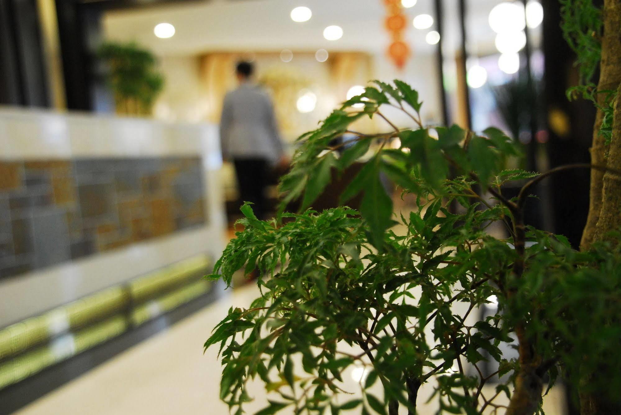 Maple Hotel Tainan Exterior foto